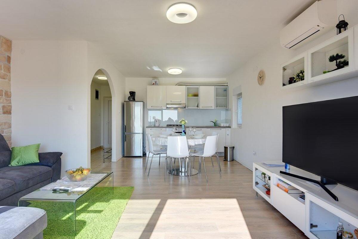 Apartment Zajec Premantura Esterno foto