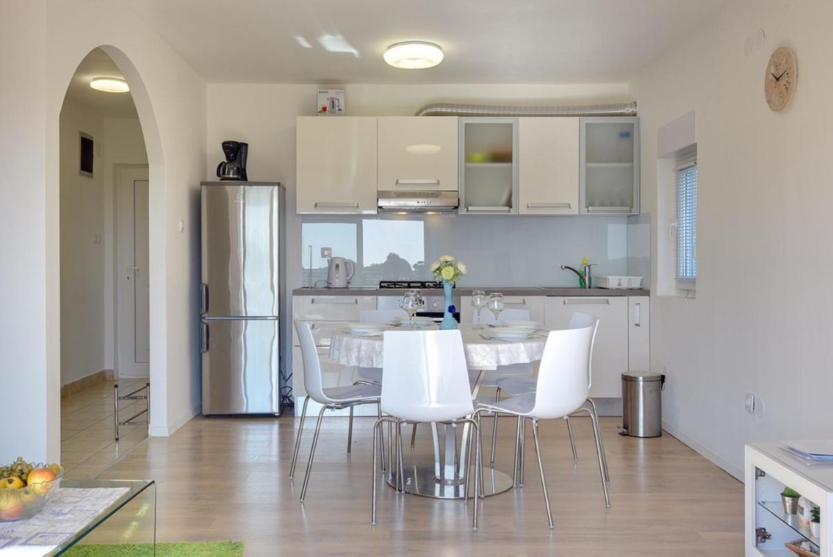 Apartment Zajec Premantura Esterno foto