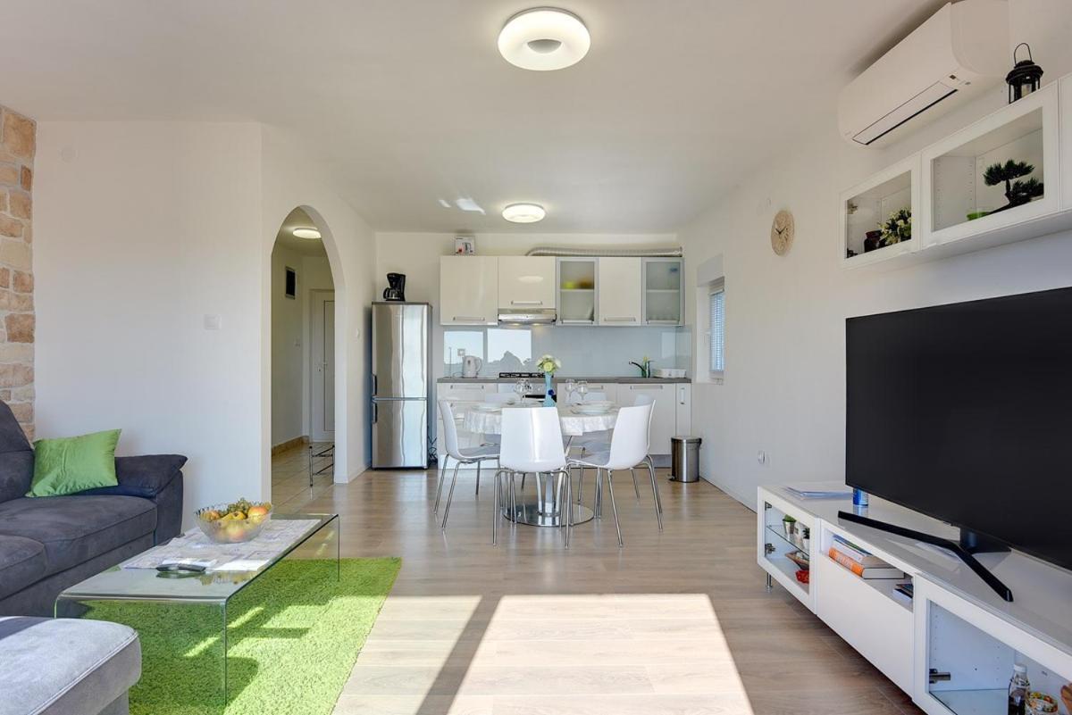 Apartment Zajec Premantura Esterno foto
